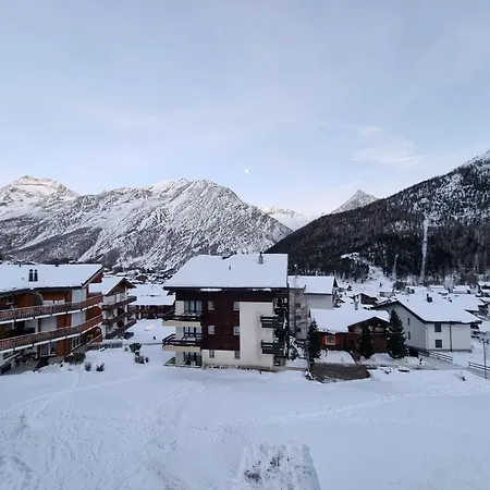 Zum Lerch Penthouse 아파트